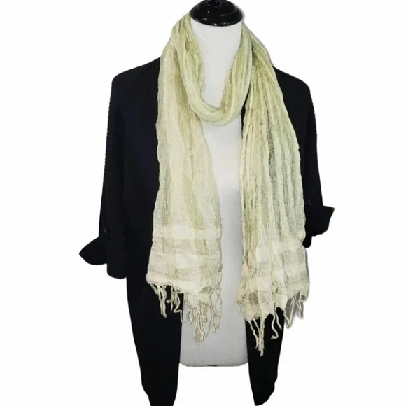 Frangi‎ light green 50% silk scarf - Picture 2 of 4